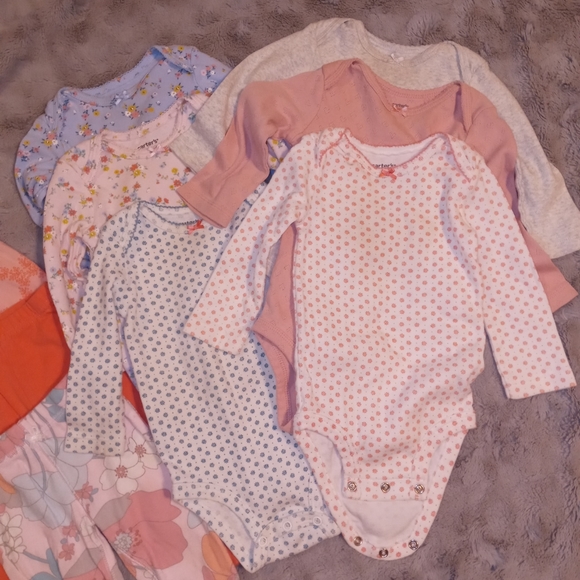 Huge Lot of 6 Carter's Onesies and 3 Leggings/Bottoms Size 9M - Picture 6 of 7